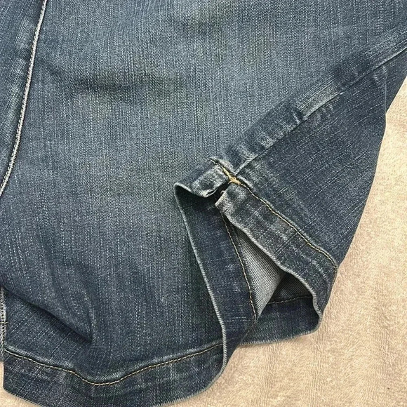 Lee Regular Women Mid Rise Denim Shorts Dark Wash Size 14 Medium - Picture 8 of 8